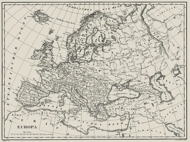 Fototapeta Stara Mapa Europy z XIX Wieku (mpn: 1135) Fototapeta z konturami Europy, liniami siatki i nazwami miast z XIX wieku