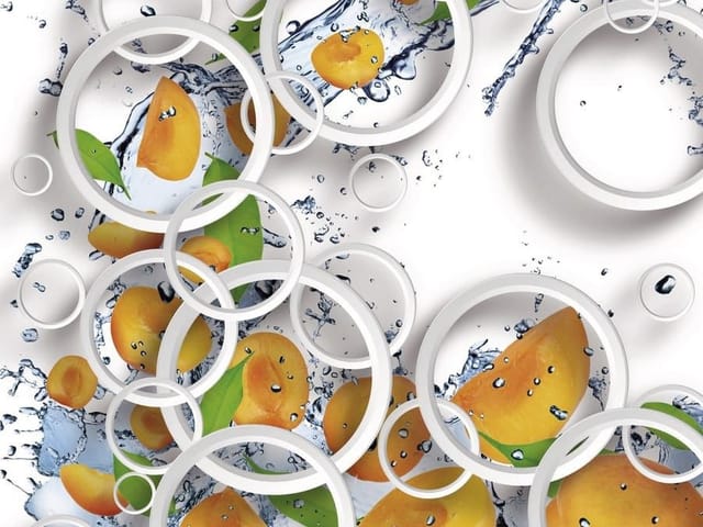 Fototapeta z kawałkami owoców w wodzie i zielonymi liśćmi