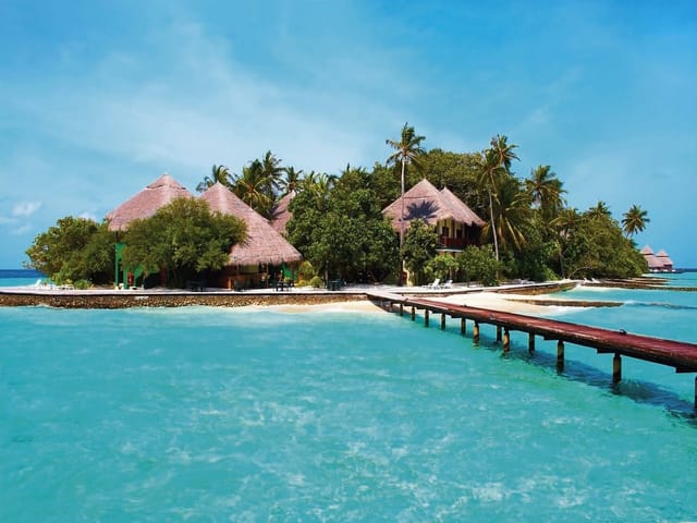 Fototapeta Tropikalna Wyspa z Domkami (kod: 2250) Fototapeta Tropikalna Wyspa z Domkami