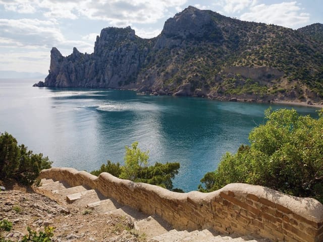 Fototapeta Kamienne schody nad morzem (kod: 2383) Fototapeta Kamienne schody nad morzem