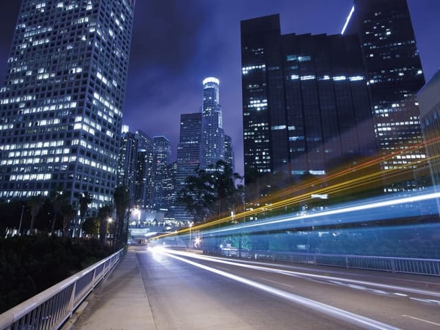 Fototapeta Nocne Miasto z Wieżowcami