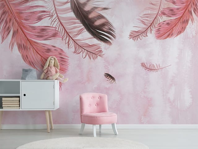 Fototapeta z delikatnymi piórami na jasnym, pastelowym tle