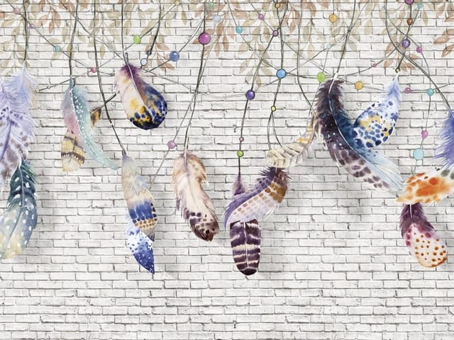 Fototapeta z kolorowymi piórami na tle białych cegieł i gałązek