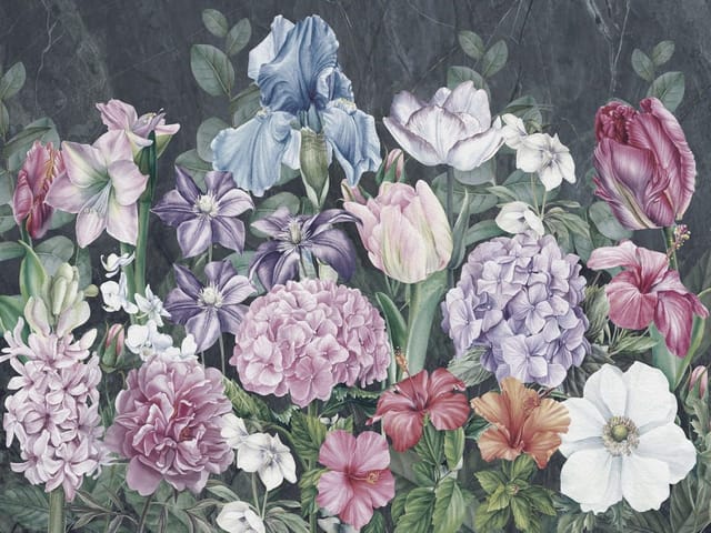 Fototapeta z egzotycznymi kwiatami w odcieniach różu i fioletu na ciemnym tle