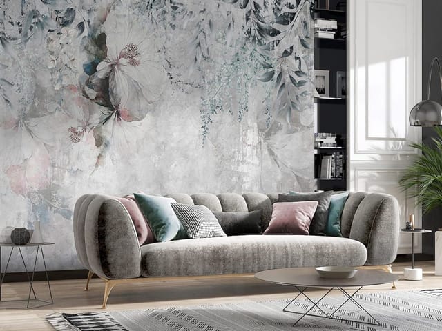 Fototapeta z dużymi kwiatami i rozmytymi liśćmi na jasnym tle