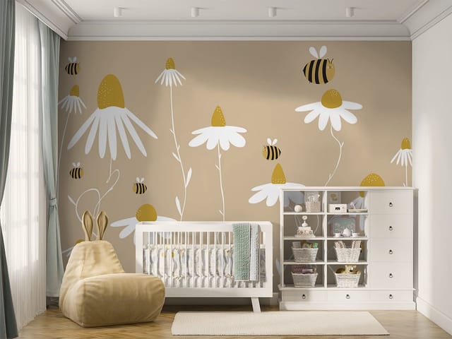 Fototapeta z białymi kwiatami i żółtymi środkami na beżowym tle