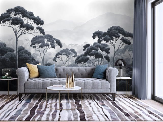 Fototapeta z wysokimi drzewami w lesie, mgła i góry w oddali