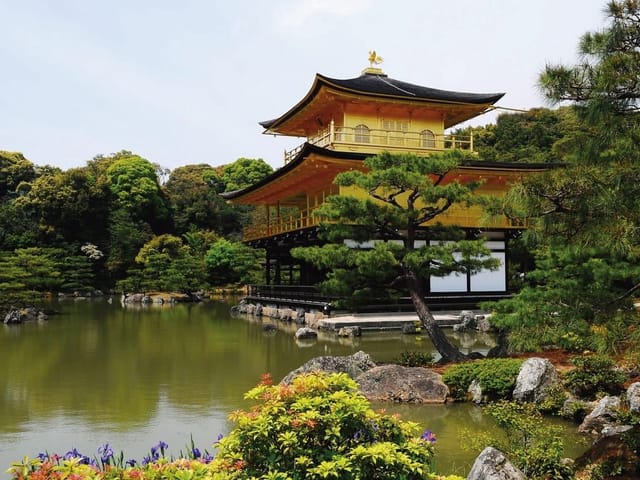 Fototapeta Złoty Pawilon nad Stawem