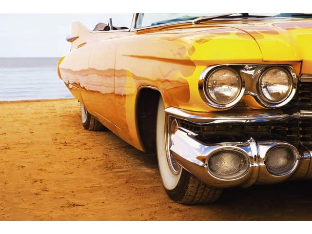 Fototapeta Klasyczny samochód na plaży (kod: 3184) Fototapeta Klasyczny samochód na plaży