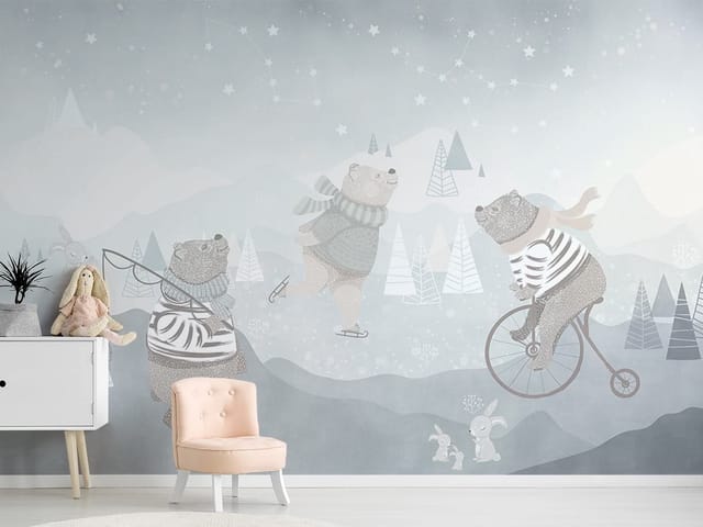 Fototapeta Zimowe przygody trzech niedźwiedzi (mpn: 5599) Fototapeta z trzema niedźwiedziami w zimowej scenerii, góry w tle