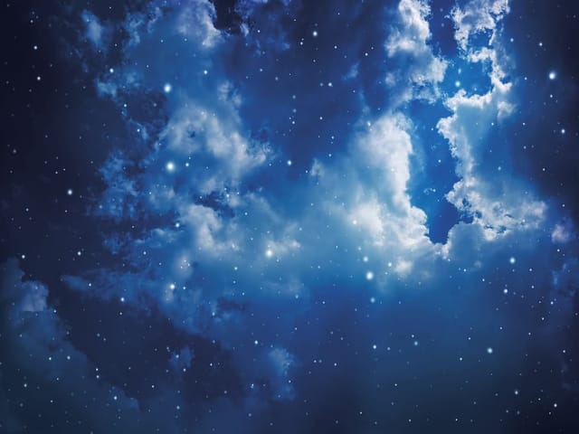 Fototapeta Nocne niebo pełne gwiazd (mpn: 5871) Fototapeta z nocnym niebem pełnym gwiazd i ciemnymi chmurami