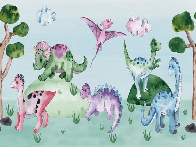 Fototapeta przedstawia kolorowe dinozaury na zielonej łące z drzewami i chmurami.