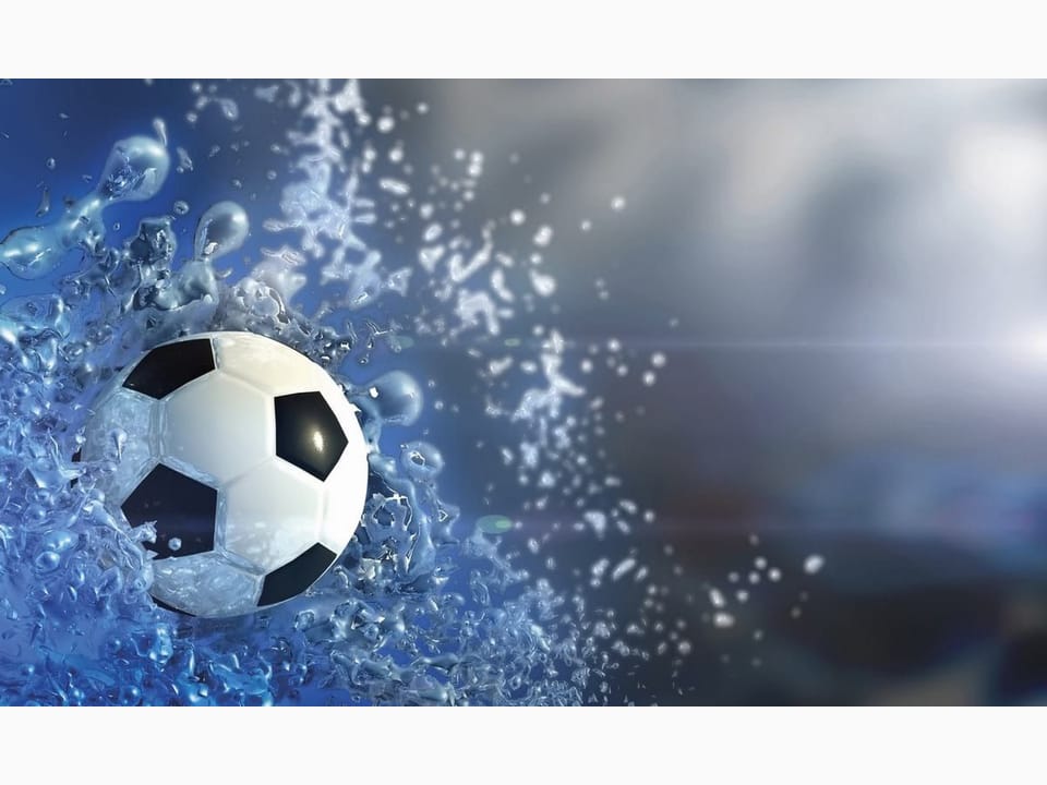 Fototapeta Piłka nożna w wodzie