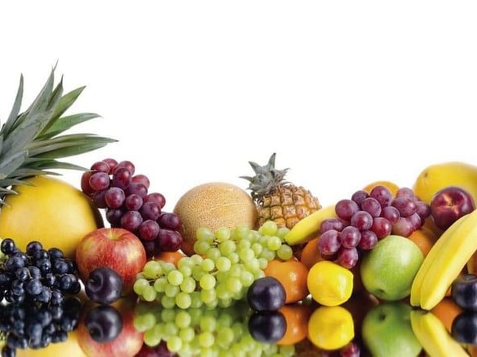 Fototapeta Różnorodne owoce na białym tle