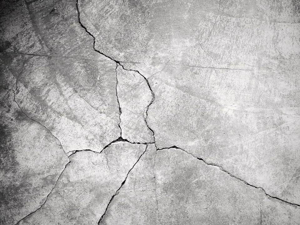 Fototapeta Pęknięcia na Betonowej Powierzchni na wymiar