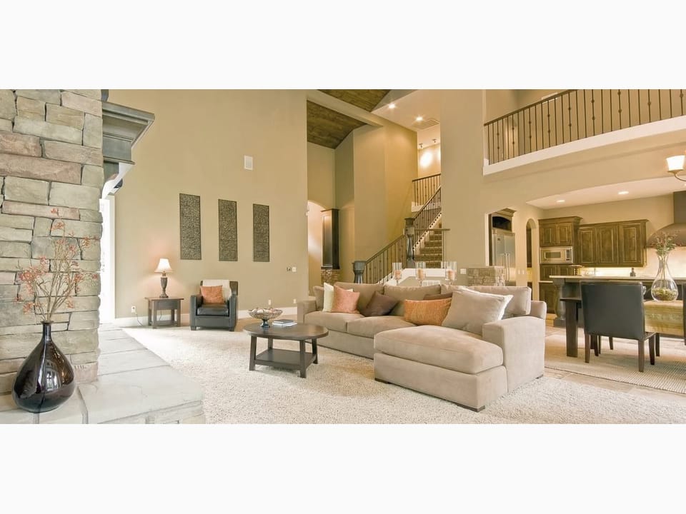 Fototapeta Przestronny salon z sofą