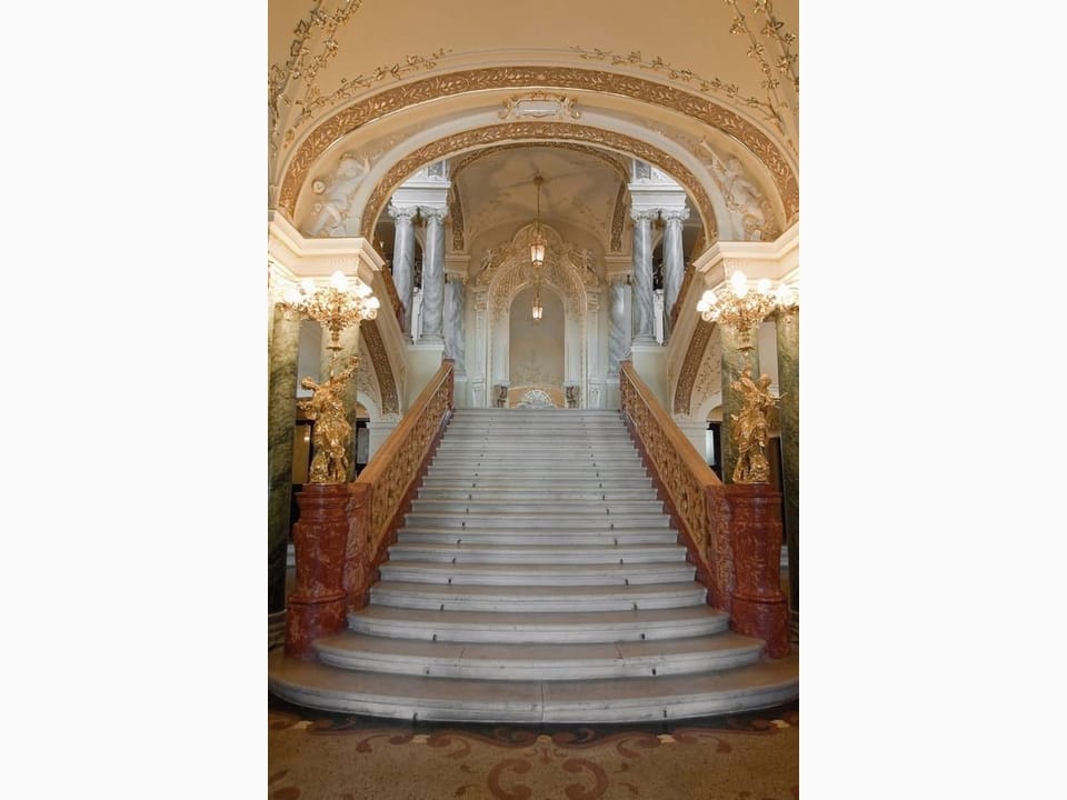 Fototapeta Monumentalne Schody w Pałacu na wymiar