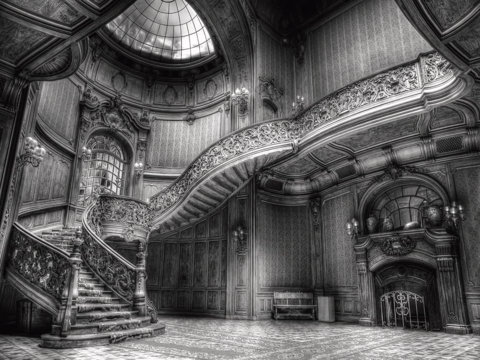 Fototapeta Pałacowe schody z ornamentami na wymiar