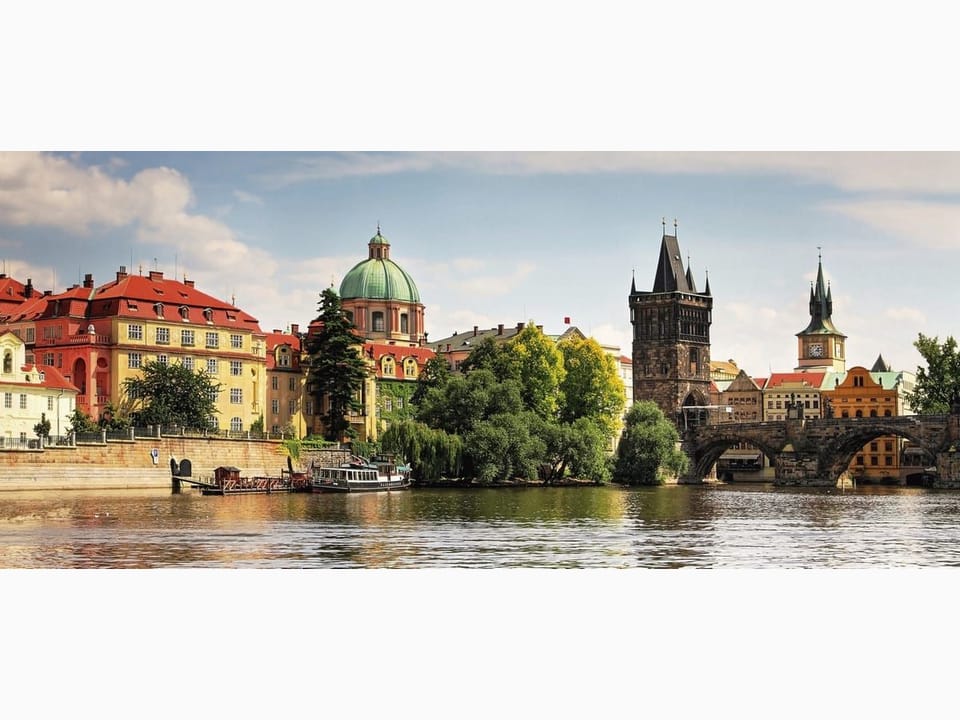 Fototapeta Urok Starego Miasta nad Rzeką na wymiar