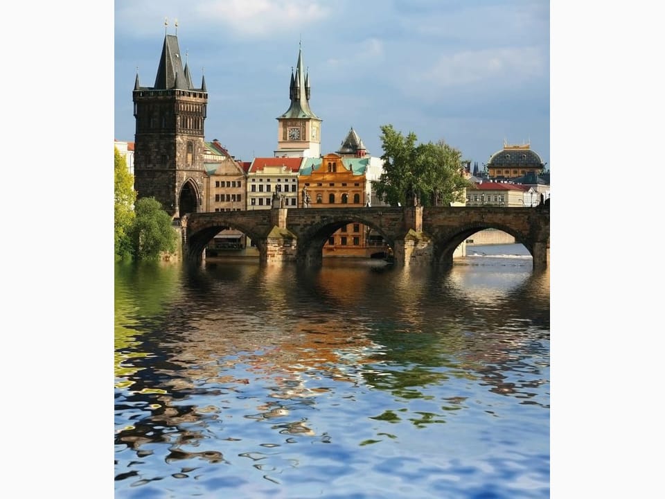 Fototapeta Kamienny most nad rzeką na wymiar