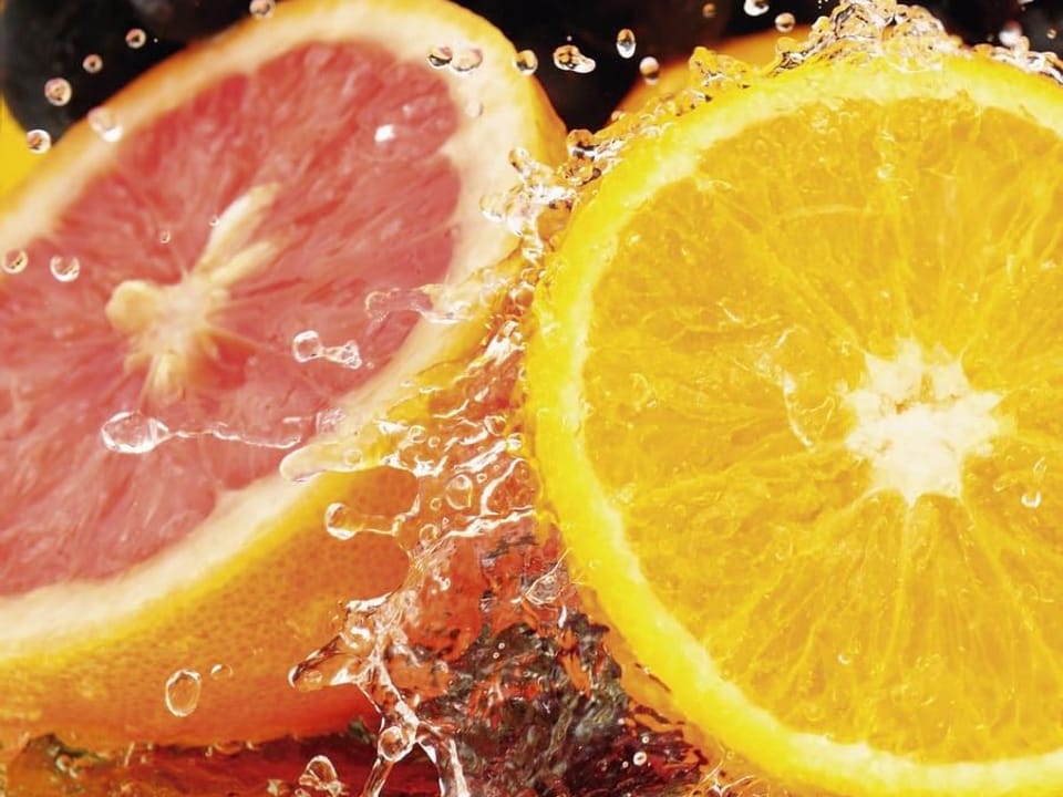 Fototapeta Cytrusowe Plasterki w Wodzie