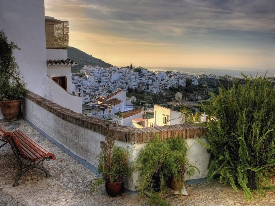 Fototapeta Taras z Widokiem na Miasto