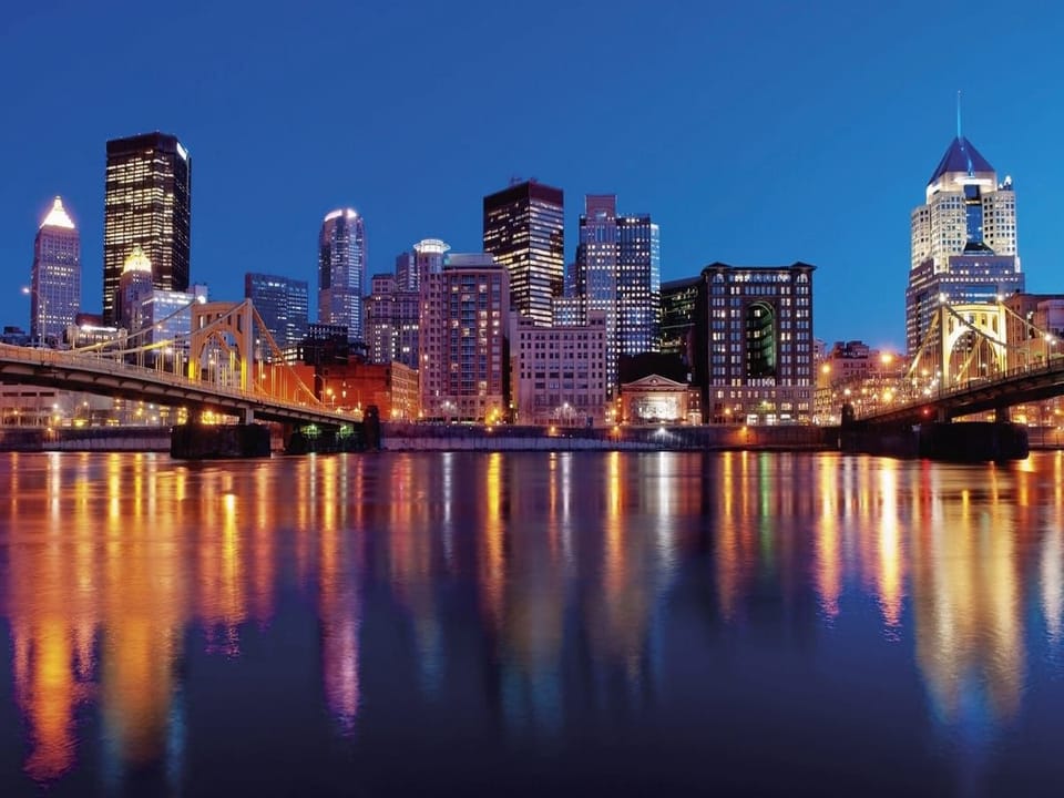 Fototapeta Miasta nocą, wieżowce na tle nieba