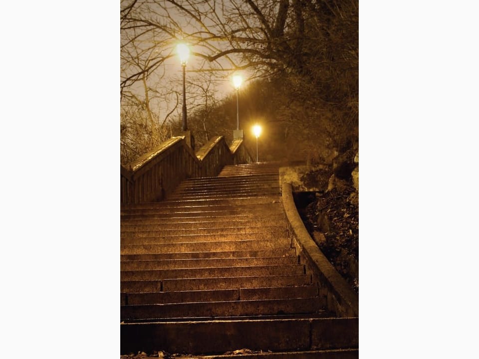 Fototapeta Kamienne schody w deszczu na wymiar