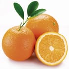 Miniatura fototapety Trzy soczyste pomarańcze z liśćmi