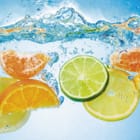 Miniatura fototapety Cytrusowe orzeźwienie w wodzie