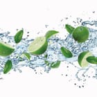 Miniatura fototapety Limonki w wodzie na białym tle