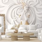 Miniatura fototapety Kobieta z długimi włosami i złotymi ozdobami we wnętrzu salonu