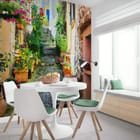 Miniatura fototapety Uliczka z kwiatami w Starym Mieście we wnętrzu kuchni