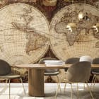 Miniatura fototapety Stara mapa świata z kontynentami we wnętrzu biura