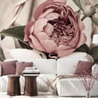 Miniatura fototapety Bukiet różowych piwonii we wnętrzu salonu