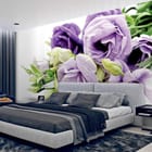 Miniatura fototapety Bukiet Fioletowych Kwiatów we wnętrzu sypialni