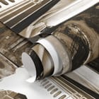 Miniatura fototapety Samolot nad nocnym miastem - realne zdjęcie w rolce
