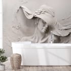 Miniatura fototapety Kobieta w kapeluszu z reliefu we wnętrzu łazienki