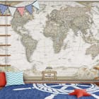 Miniatura fototapety Klasyczna mapa świata w ramce we wnętrzu pokoju dziecka