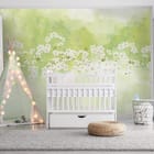 Miniatura fototapety Białe kwiaty na zielonym tle we wnętrzu pokoju dziecka