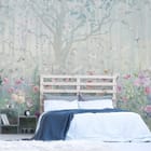 Miniatura fototapety Kwitnące drzewo z pastelowym tłem we wnętrzu sypialni