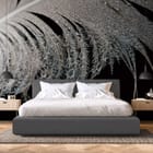 Miniatura fototapety Pióro z kroplami wody we wnętrzu sypialni