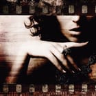 Miniatura fototapety Tajemnicza twarz z pierścionkiem