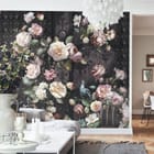 Miniatura fototapety Kwiatowa Kompozycja na Ciemnym Tle we wnętrzu salonu