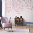 Miniatura fototapety Sakura z różowymi kwiatami we wnętrzu salonu