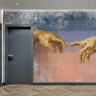 Miniatura fototapety Geometryczne dłonie na tle betonu we wnętrzu przedpokoju