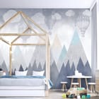 Miniatura fototapety Góry z balonami na niebie we wnętrzu pokoju dziecka