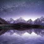 Miniatura fototapety Góry i jezioro nocą