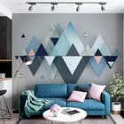 Miniatura fototapety Geometryczne trójkąty i kule we wnętrzu salonu