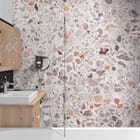 Miniatura fototapety Lastryko z kolorowymi kamieniami we wnętrzu łazienki